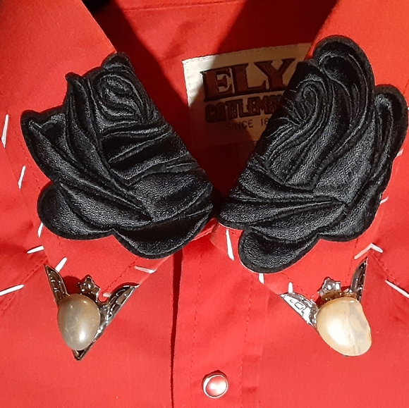 HOLY MOUNTAINEER'S "Arrowhead Western Collar Tips - Picture 2 of 3